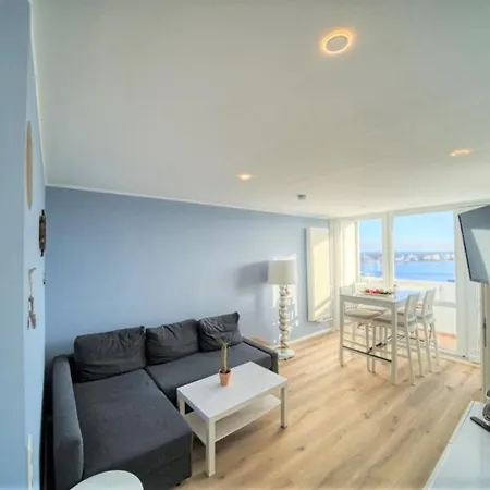- Haus H, App 0h1012 Apartment *